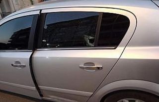 Husumetlisinin aracına tüfekle ateş açtı, yakalandı