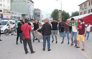 Iğdır’da taraftarlar şampiyonluğu halay çekerek...