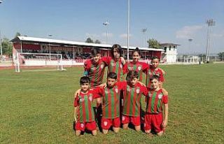 İki minik futbolcu Fenerbahçe ve Başakşehir kıskacında