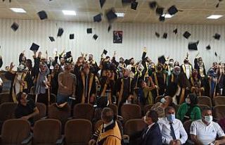 İletişim öğrencilerinin mezuniyet heyecanı