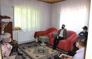 İlk olarak şehit ve gazi ailelerini ziyaret etti