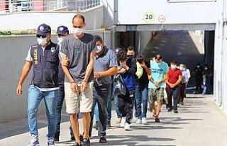 İnternet dolandırıcılarına 11 tutuklama