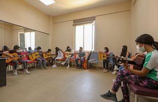 İpekyolu Belediyesi çocuk ve gençleri sanatla buluşturuyor