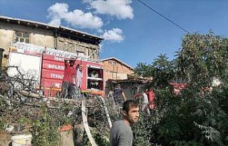 İskilip’te 2 ev ve 1 ahır yandı