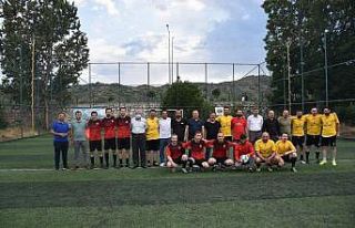 İskilip’te halı saha futbol turnuvası start aldı