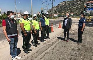 Isparta Valisi Seymenoğlu trafik uygulama noktalarını...