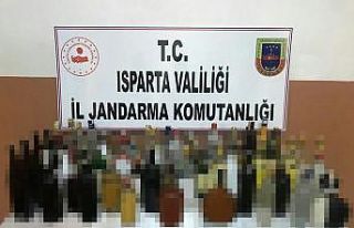 Isparta’da 64 şişe kaçak içki ele geçirildi