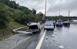 İstanbul’da lüks otomobil takla attı: Sürücünün...