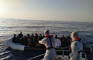 İzmir açıklarında 81 düzensiz göçmen kurtarıldı