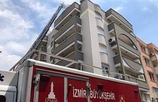 İzmir’de 6 katlı binada yangın paniği