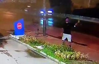 İzmir’de büyük panik: Oyuncak el bombasını...