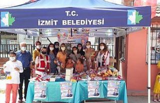 İzmit Belediyesi’nden öğrencilere karne hediyesi