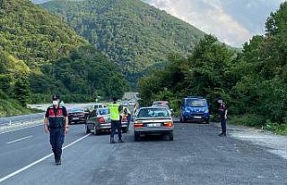Jandarmadan bayramda trafik uygulaması