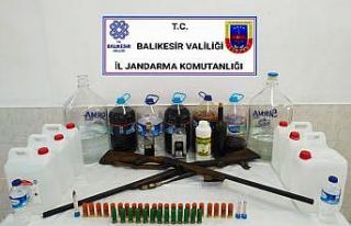 Jandarmadan kaçak içki ve kazı operasyonu