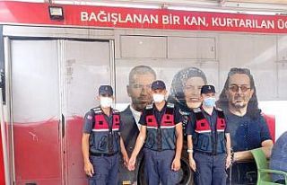 Jandarmadan Kızılay’a 25 ünite kan bağışı