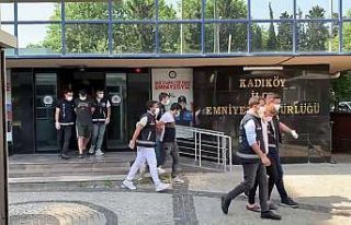 Kadıköy’de kilise duvarında dans eden 3 şüpheli...