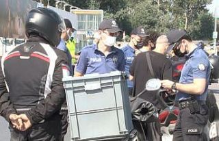 Kadıköy’de motosiklet sürücüleri denetlendi