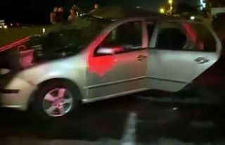 Kafa kafaya çarpışan araçlardan biri yayaya çarptı:...