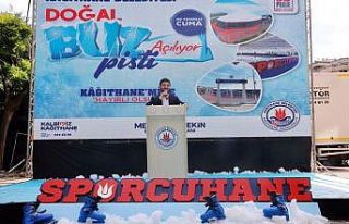 Kağıthane’de doğal buz pisti hizmete açıldı