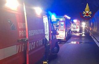 Kahraman şoför, 25 çocuğu yanmaktan son anda kurtardı