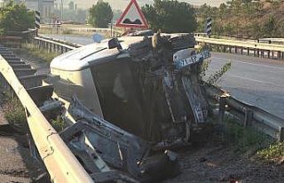 Kamyonet takla attı: 1 yaralı