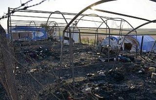 Karacabey’de mevsimlik işçilerin kaldığı çadırlar...