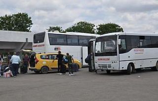 Kars Otogarı’nda bayram yoğunluğu