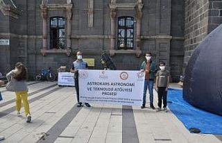 Karslı minikler uzayı keşfetti