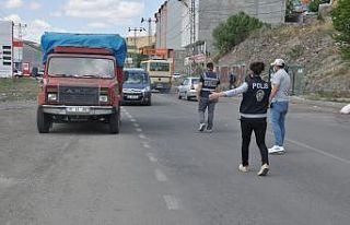 Kars’ta polisten bayram sonrası uygulama