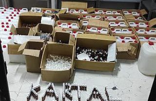 Kartal’da boş arazide bulunan şüpheli minibüste...