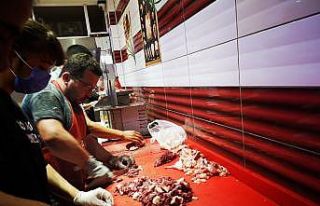 Kasaplarda yoğun kurban mesaisi