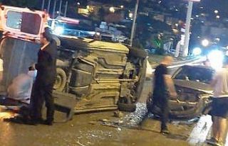 Kavşakta çarpıştılar: 2 yaralı