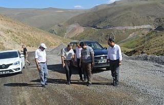 Kaymakam Çiğdem yol yapım çalışmalarını inceledi