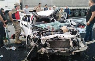 Kaza yapan otomobilde baba ve kızı yaralandı