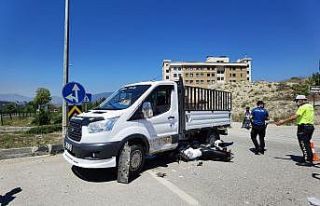 Kazaya karışan sürücü aracını bırakıp kaçtı