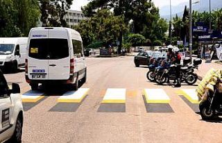 Kemer’de 3 boyutlu yaya geçitleri