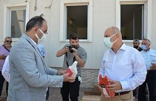 Kene ile mücadele kapsamında büyükbaş hayvanlar...