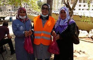 Kestikleri 1 ton kurbanı 400 aileye dağıttılar