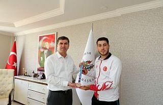 Kick Boks Şampiyonasın’da Türkiye birincisi oldu