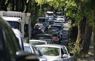 Kısıtlamasız ilk pazar gününde vatandaşlar Belgrad...