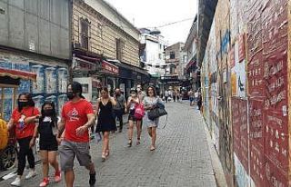 Kısıtlamasız ilk pazar gününde vatandaşlar Beşiktaş’a...