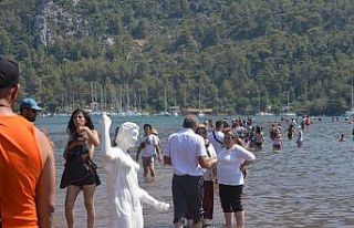 Kızkumu Plajı turist akınına uğradı