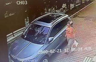 Komşusunun sıfır otomobilini çizerken güvenlik...