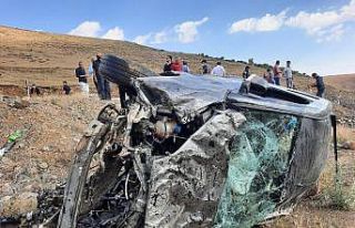 Kontrolden çıkan araç takla atarak şarampole uçtu:3...