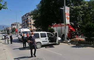 Kontrolden çıkan hafif ticari araç aydınlatma...