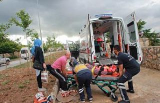 Kontrolden çıkan otomobil takla atarak durabildi,...