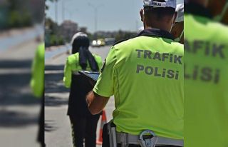 Konya’da 3 bin 989 sürücüye ceza, 100 araç trafikten...
