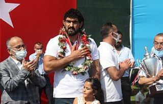 Konyalı pehlivan İsmail Koç memleketinde ’şampiyon’...