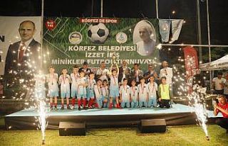 Körfez’de minikler futbol turnuvası düzenlendi