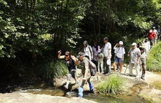 Körfez’de sağlık çalışanlarının doğa yürüyüşü